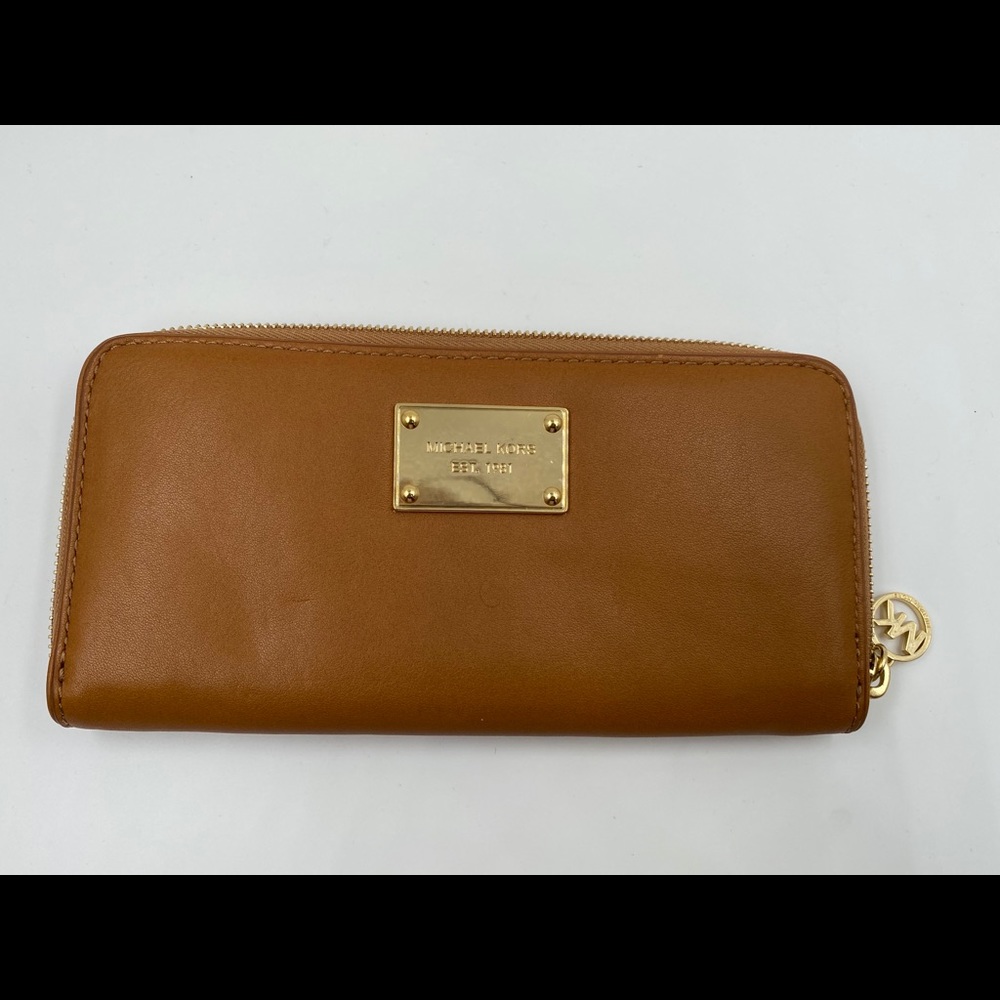 Michel Kors brown (camel) wallet! NWT